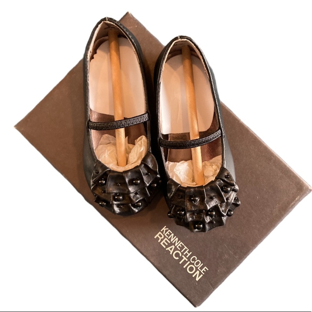 Kenneth Cole Reaction Ballet Flat Dress Shoes NIB Girls Size 6 Black